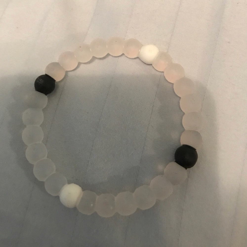 Super cool rubber beaded bracelet lokai